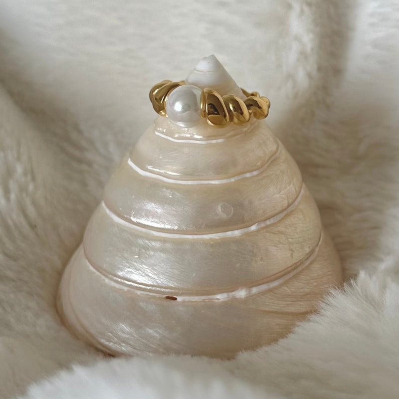 Croissant Pearl Ring